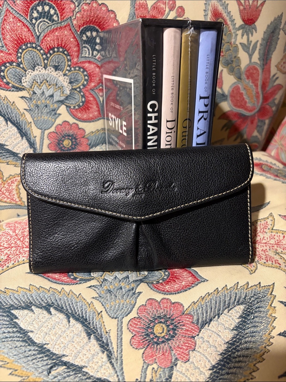 Dooney & Bourke Envelope Wallet w/checkbook GUC No-Callouts